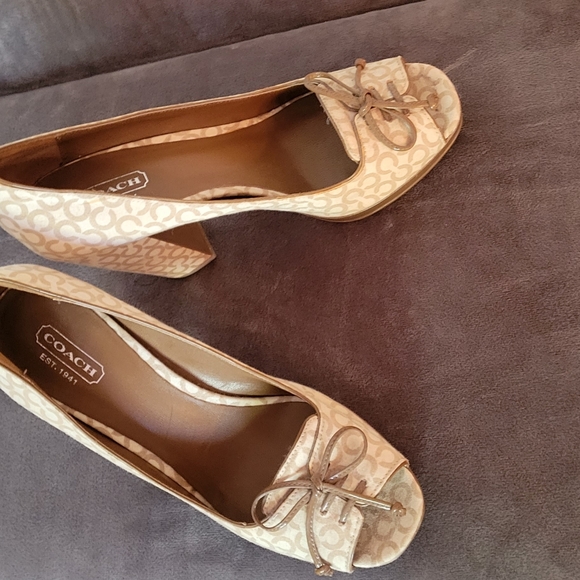 Coach shoes - Picture 1 of 3